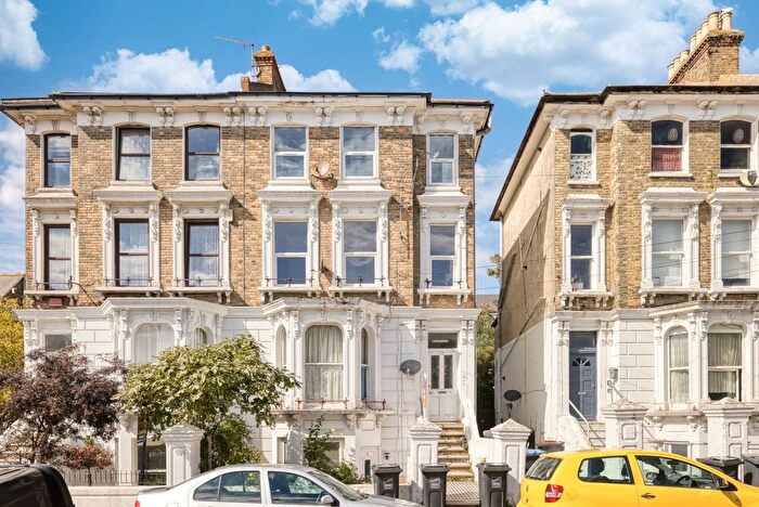 1 Bedroom Flat For Sale In Carlton Avenue, Ramsgate, Kent, CT11