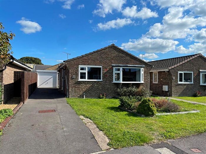 2 Bedroom Detached Bungalow For Sale In Avondale Gardens, Gillingham, SP8