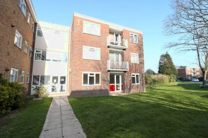 2 Bedroom Flat To Rent In Jupps Lane Sunningdale Court, Worthing, BN12