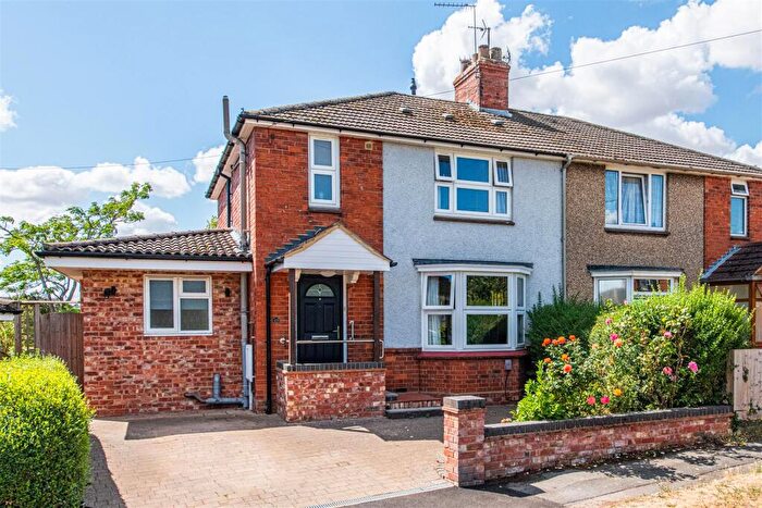 4 Bedroom Semi Detached House For Sale In The Drive, Wellingborough, NN8