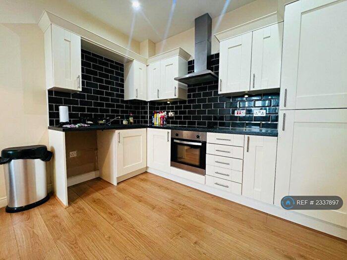 1 Bedroom Flat To Rent In Richardshaw Lane, Pudsey, LS28