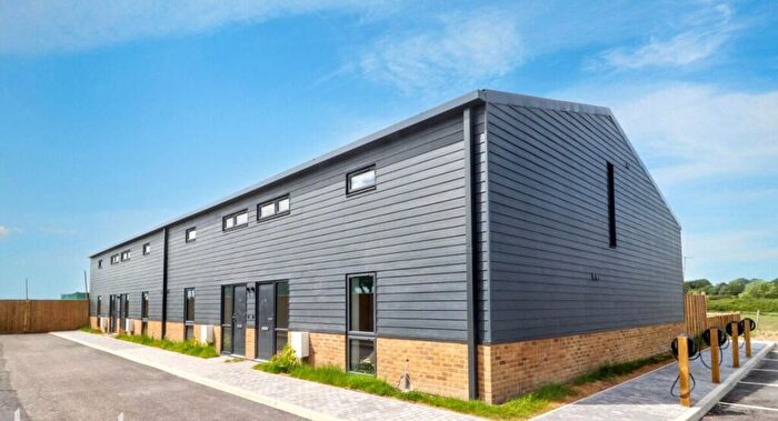 4 Bedroom Barn Conversion To Rent In Aylesbury Road, Aylesbury, HP22