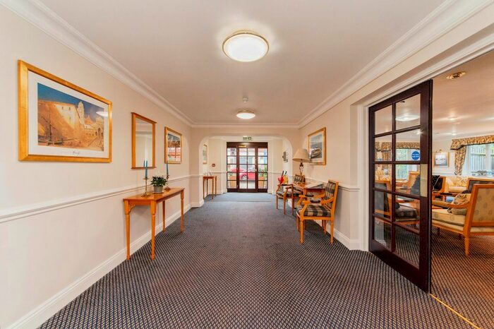 1 Bedroom Flat To Rent In Kenton Road, Harrow, HA3