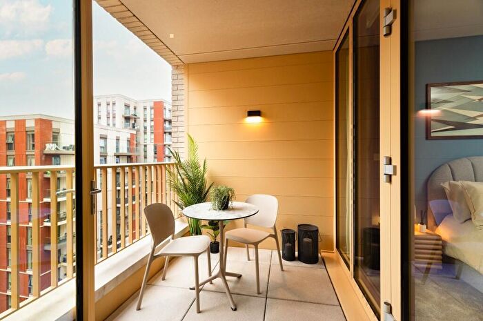 1 Bedroom Apartment To Rent In Linear Place, Embassy Boulevard, London, SW11