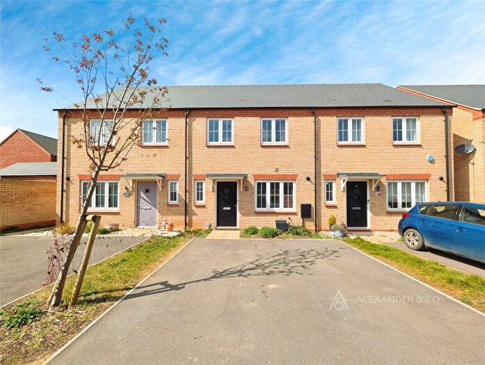 3 Bedroom Terraced House To Rent In Brent Close, Bicester, OX26