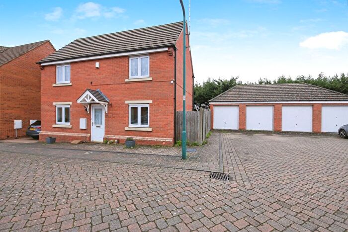 3 Bedroom Detached House For Sale In Bayston Court, Peterborough, PE2