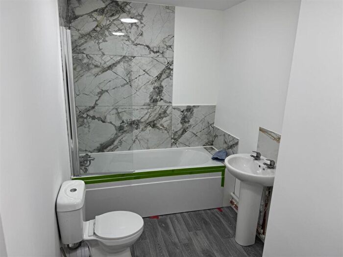 2 Bedroom Apartment To Rent In Station Hill, Chippenham, SN15