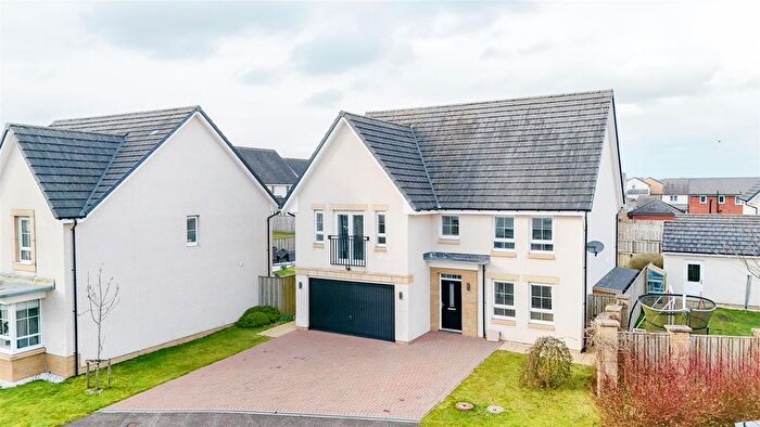 4 Bedroom Detached House For Sale In Rickard Avenue, Strathaven, ML10