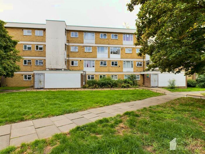 2 Bedroom Flat To Rent In Little Grove Field, Harlow, CM19