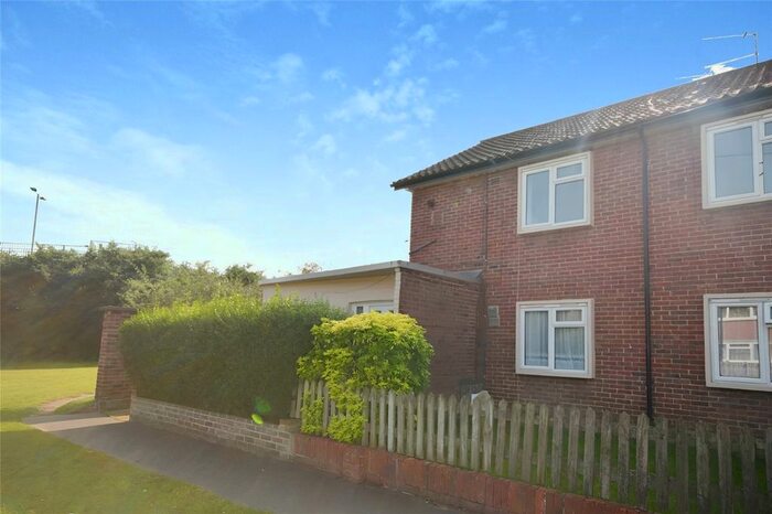 2 Bedroom Maisonette To Rent In Saxon Avenue, Hanworth, Feltham, Middlesex, TW13