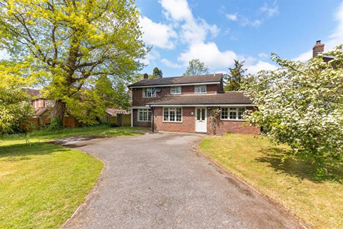 5 Bedroom Detached House For Sale In The Ridings, Liss, GU33