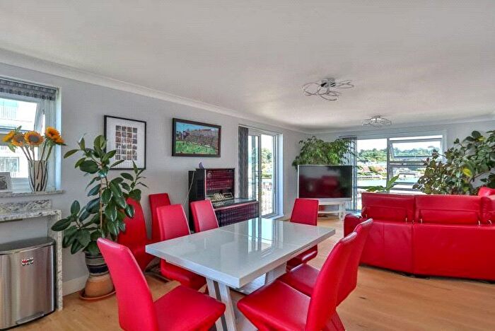 2 Bedroom Flat For Sale In Salterns Way, Lilliput, Poole, Dorset, BH14