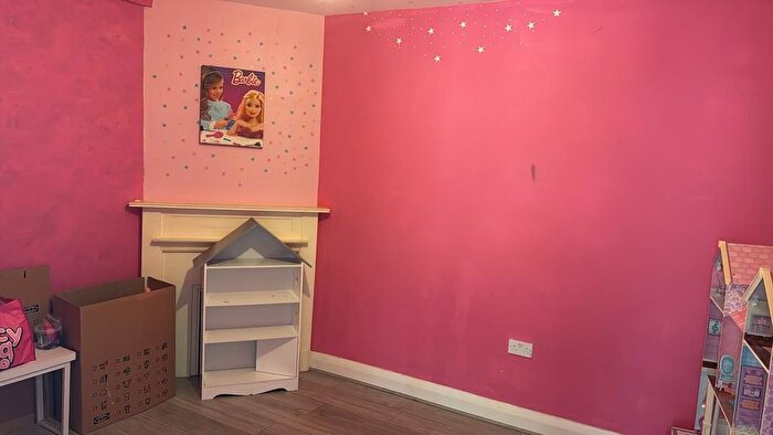 2 Bedroom Flat To Rent In A Brighton Road, Hooley, Coulsdon, CR5