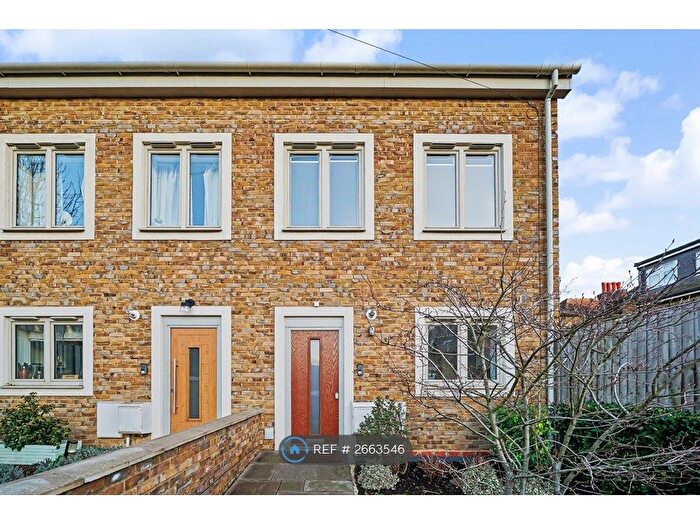 2 Bedroom Semi-Detached House To Rent In Park Rise Road, London, SE23
