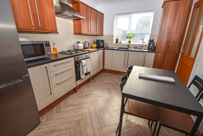 3 Bedroom End Of Terrace House To Rent In Cleveland Road, Barnes, SR4