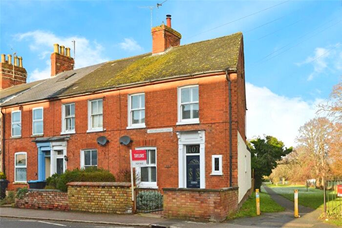 3 Bedroom End Of Terrace House For Sale In Wolverton Road, Stony Stratford, Milton Keynes, Buckinghamshire, MK11