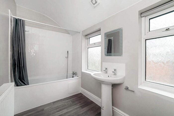5 Bedroom Terraced House To Rent In Queens Road, Beeston, Nottingham, Nottinghamshire, NG9