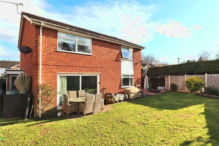 4 Bedroom Detached House To Rent In Woking, Surrey, GU22