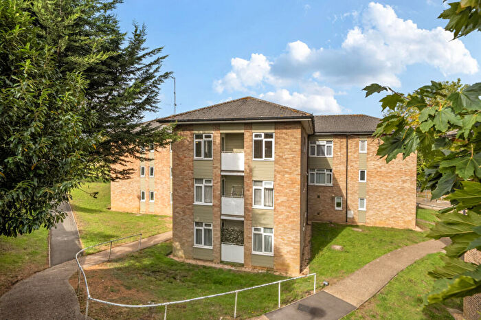 2 Bedroom Apartment For Sale In Wycombe View, Flackwell Heath, High Wycombe, HP10