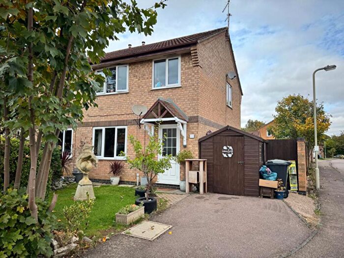 3 Bedroom Semi-Detached House To Rent In Plover Close, Oakham, LE15