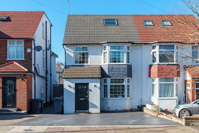 4 Bedroom Semi-Detached House To Rent In Stanway Gardens, Edgware, HA8