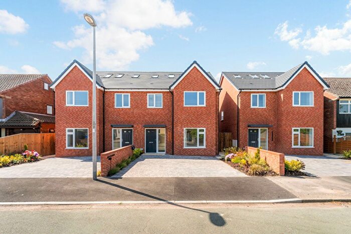 4 Bedroom Semi-Detached House For Sale In Tywnald Crescent, Widnes, WA8