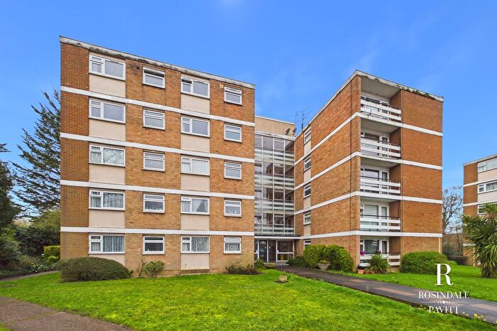 2 Bedroom Flat For Sale In Shirley Road, Wallington, SM6