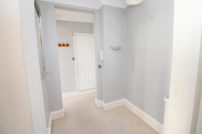 1 Bedroom Flat For Sale In Adelaide Mansions, Hove, BN3