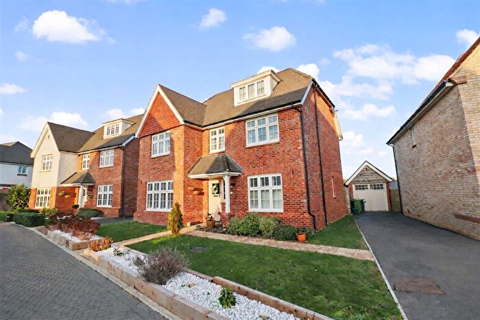 5 Bedroom Detached House For Sale In Home Field Drive, Braintree, CM7