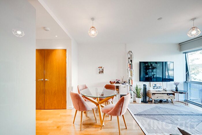 2 Bedroom Flat For Sale In Cutter Lane, Greenwich, SE10