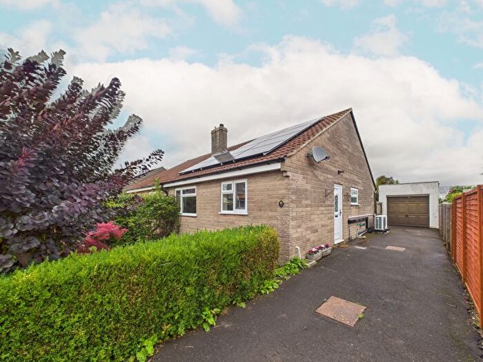 2 Bedroom Bungalow For Sale In Parklands Way, Somerton, TA11