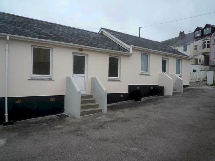 2 Bedroom Semi-Detached Bungalow To Rent In Golf Bungalows, Berkeley Path, Falmouth, TR11