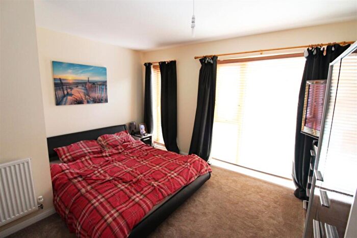 4 Bedroom Terraced House To Rent In Oberon Grove, Street, BA16