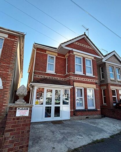 3 Bedroom Detached House To Rent In Markham Road, Winton, Bournemouth, Dorset, BH9