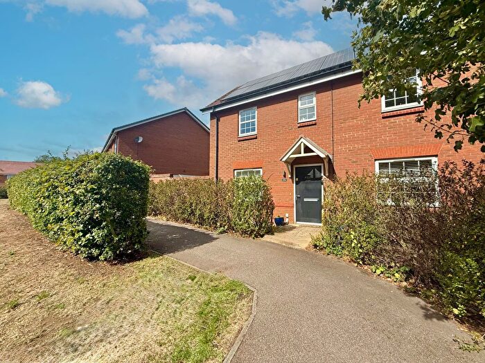 3 Bedroom Semi-Detached House For Sale In Stewkley Road, Wing, LU7