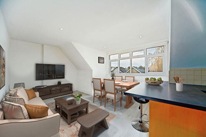 1 Bedroom Flat For Sale In Sherwood Park Road, Sutton, SM1