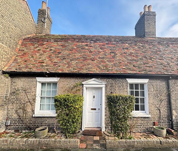 2 Bedroom Cottage To Rent In Orchard Street, Cambridge, CB1