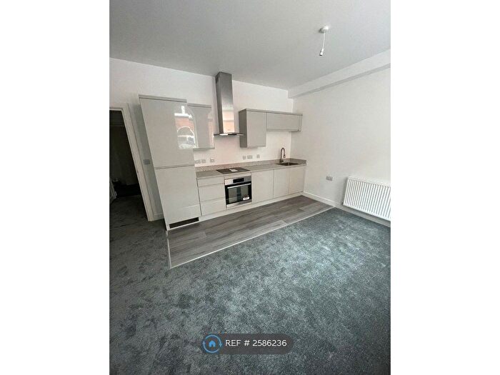 1 Bedroom Flat To Rent In Silvester Square, Hull, HU1