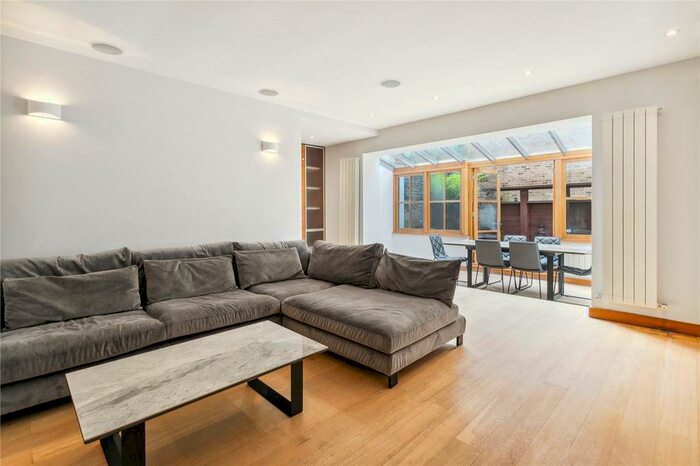 2 Bedroom Apartment To Rent In Harcourt Terrace, London, SW10