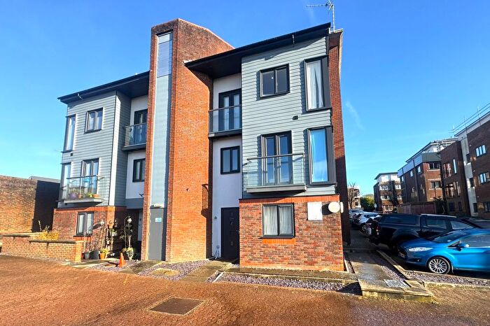 2 Bedroom Terraced House To Rent In Cantelupe Road, East Grinstead, RH19