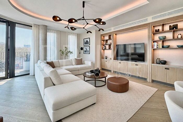 3 Bedroom Flat To Rent In Park Modern, Bayswater, London, W2