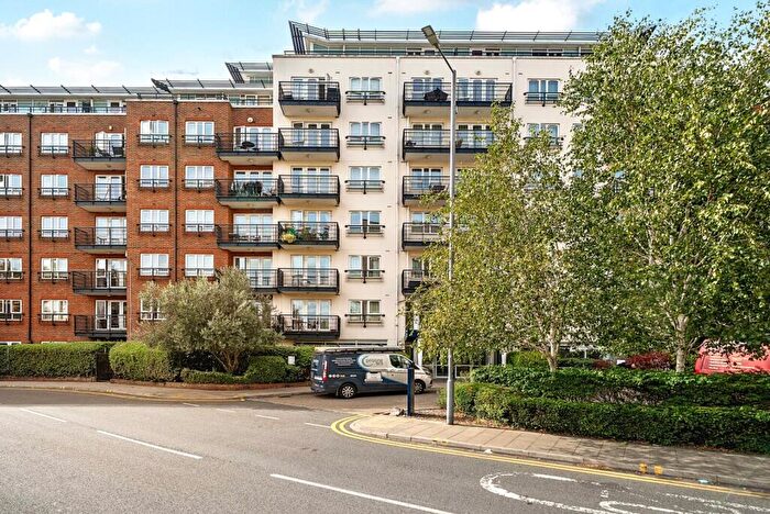 1 Bedroom Flat To Rent In Royal Quarter, Seven Kings Way, Kingston Upon Thames, KT2