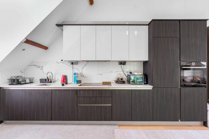 2 Bedroom Flat For Sale In Huddlestone Road, Willesden Green, London, NW2