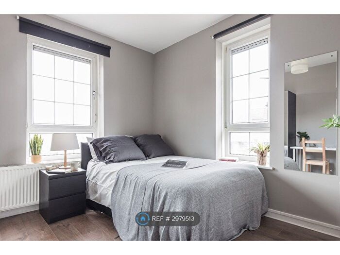 5 Bedroom Flat To Rent In Willis House, London, E14