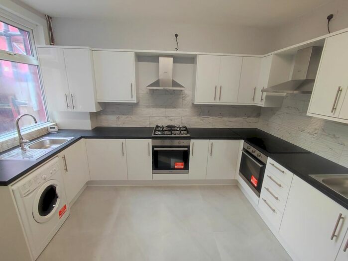 1 Bedroom Property To Rent In Ashburnham Road, Luton, Bedfordshire, LU1