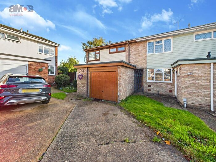 3 Bedroom End Terrace House For Sale In Grangeway, Thundersley, Benfleet, Essex, SS7