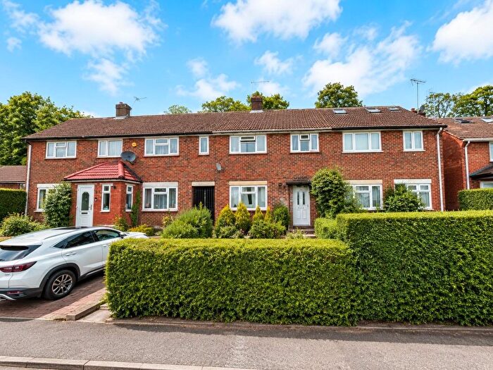 3 Bedroom Property For Sale In Worcester Crescent, Mill Hill, NW7