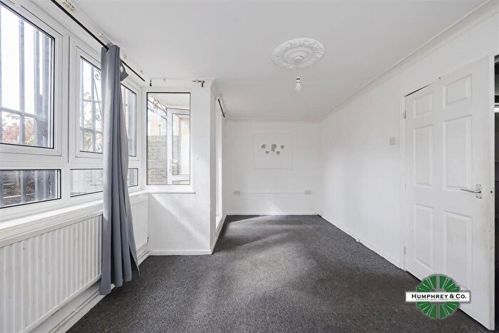 3 Bedroom House To Rent In Teviot Street, E14
