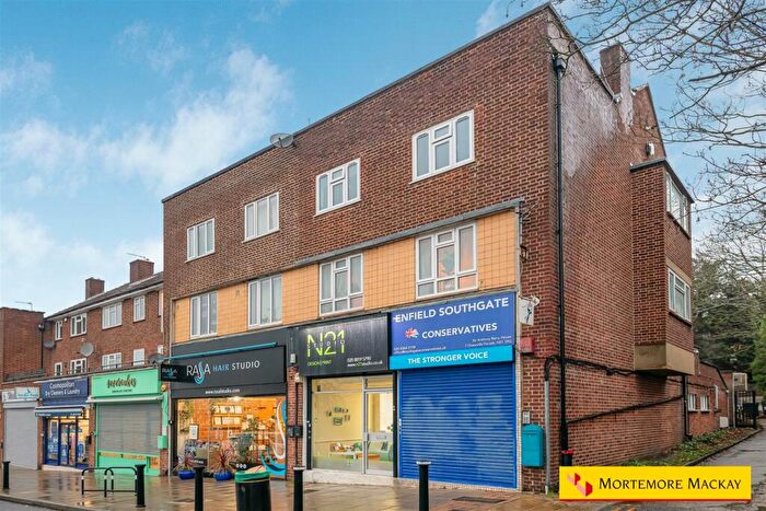 2 Bedroom Apartment For Sale In Chaseville Park Road, London, N21