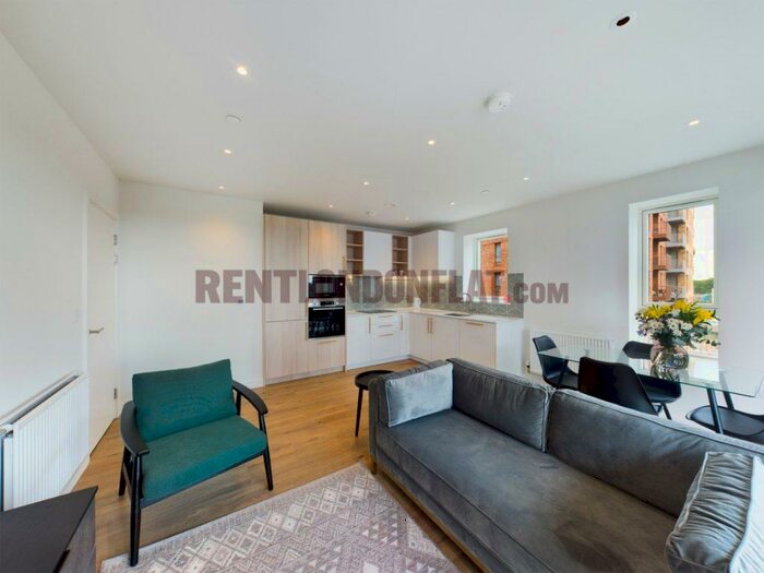 2 Bedroom Flat To Rent In Astounding Bed Flat In Hornsey, N8